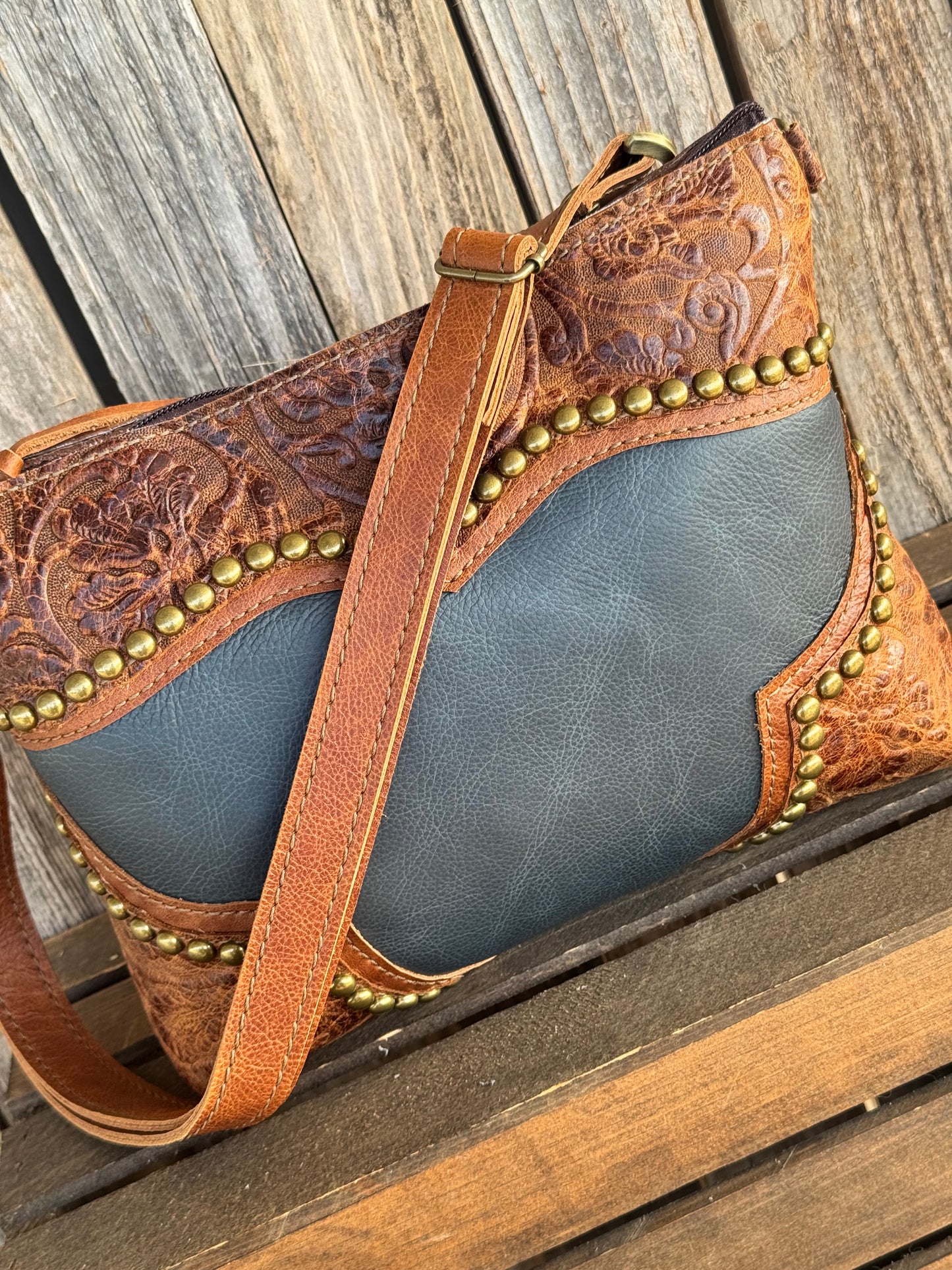 Medium Dutton Dally #9595
