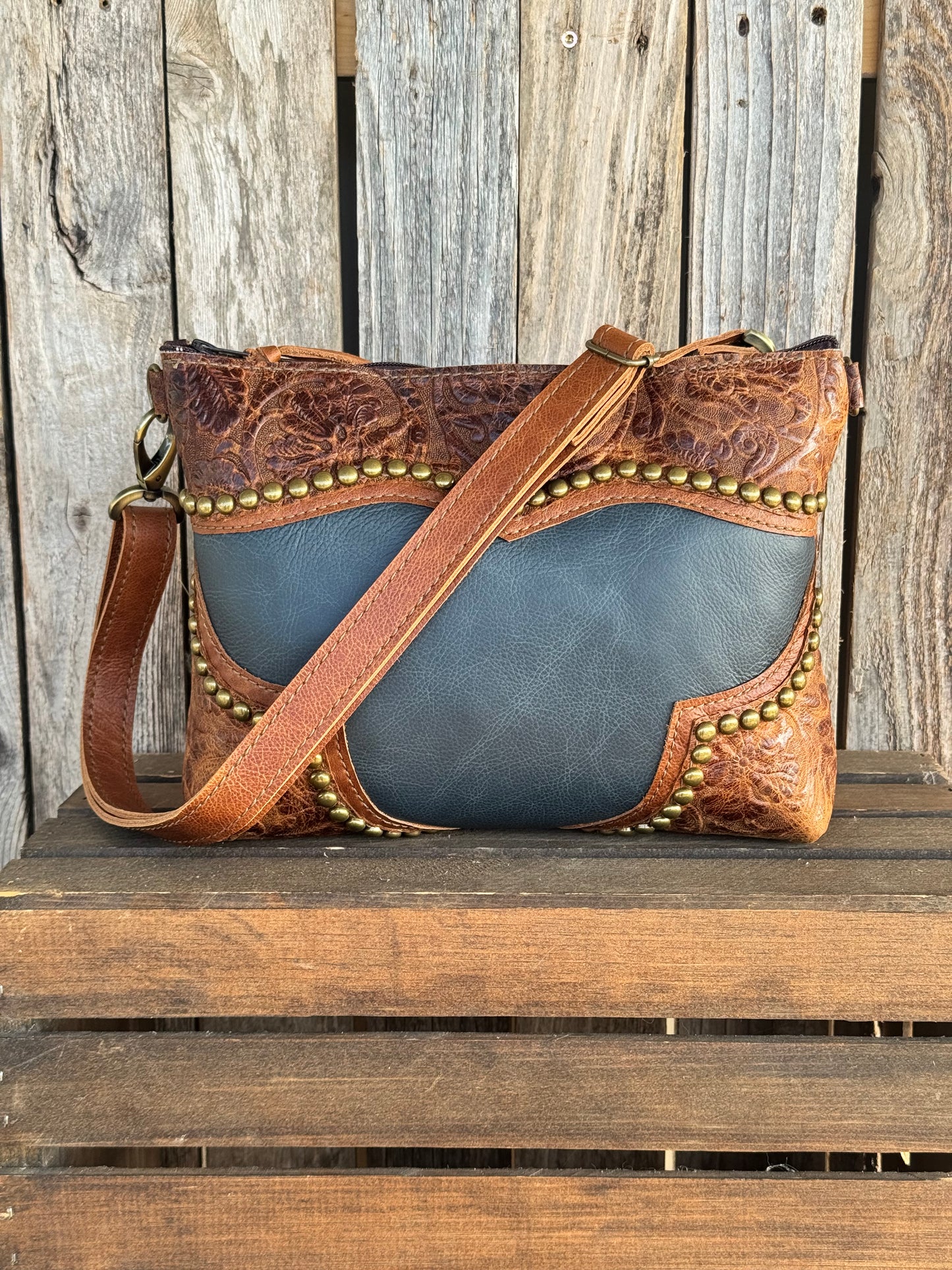 Medium Dutton Dally #9595