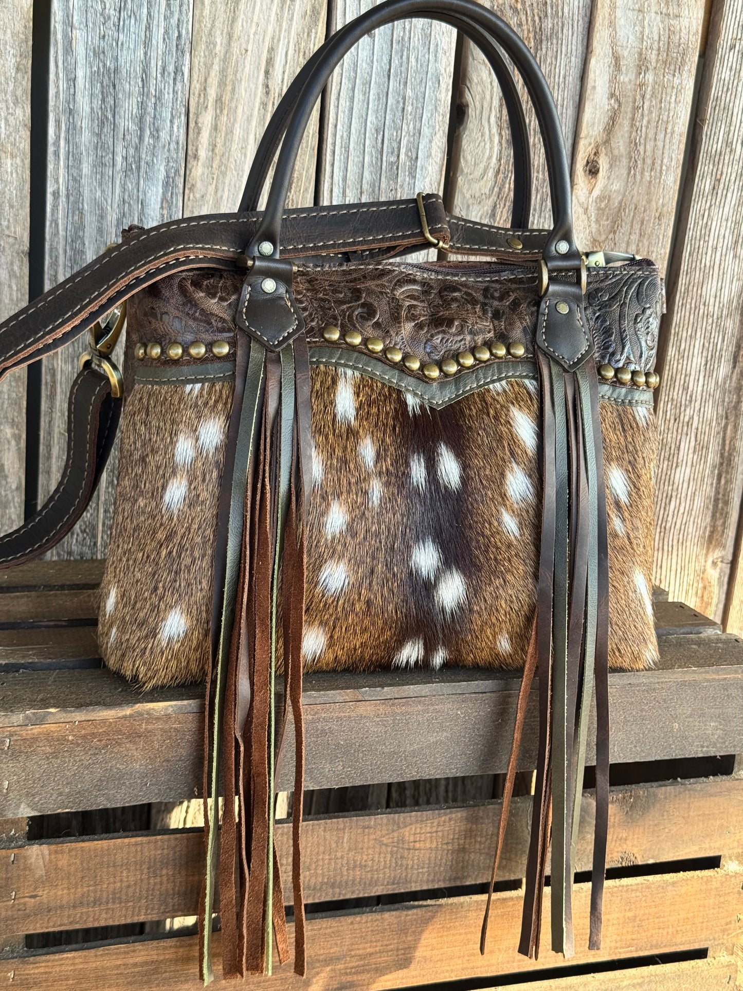 Medium Dutton Dally #9690