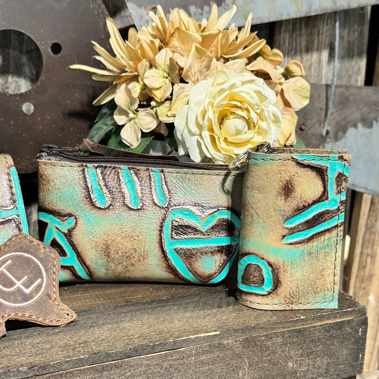 Turquoise Brands Accessory Set