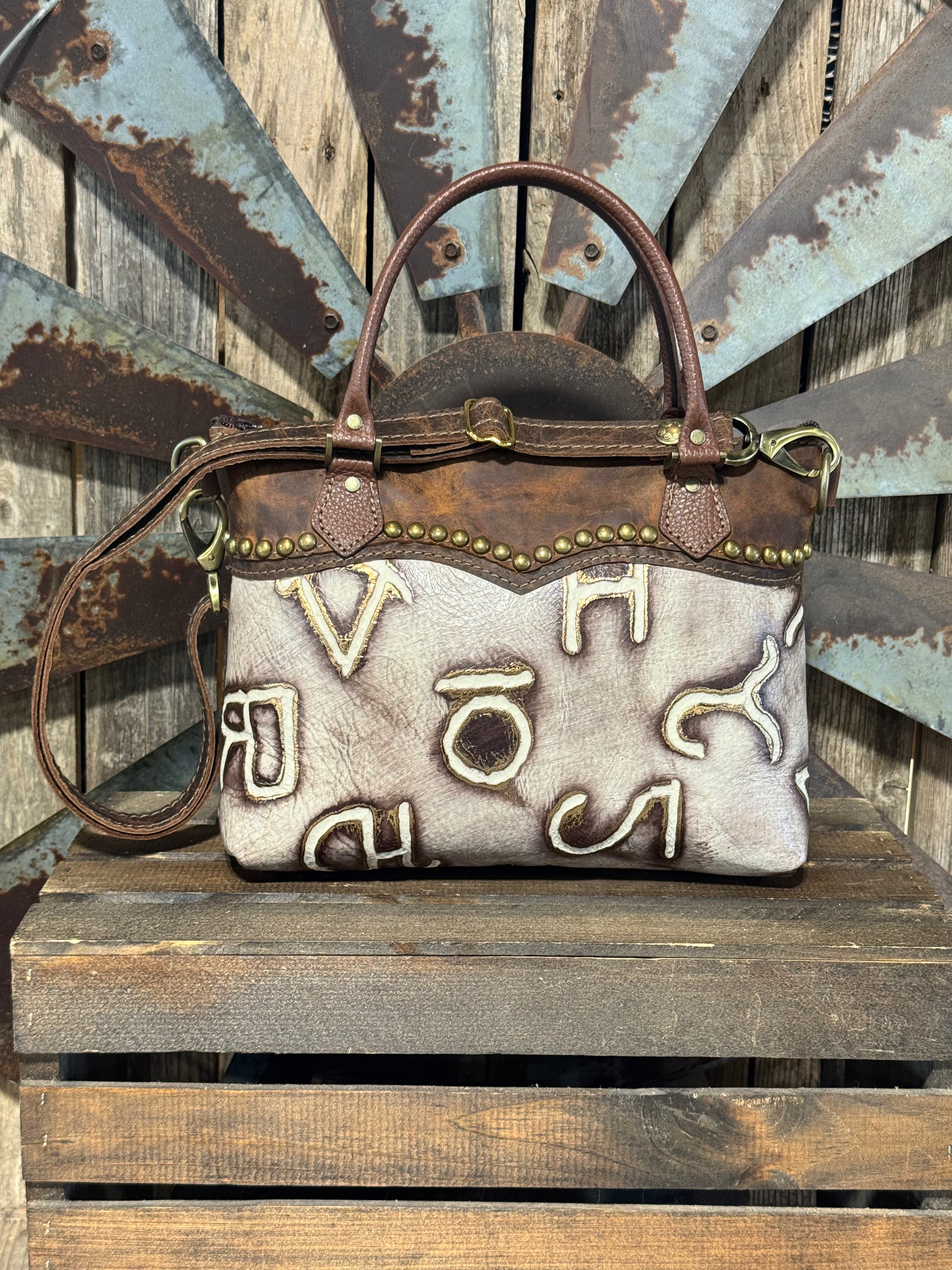 Medium Dutton Dally #8749