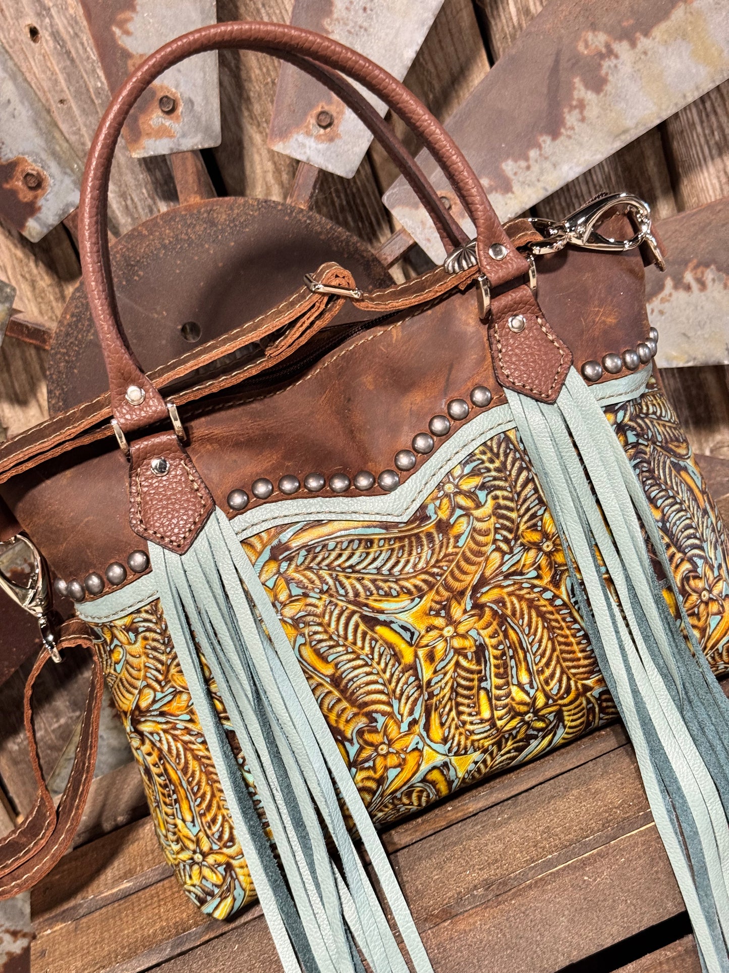 Medium Dutton Dally #8758