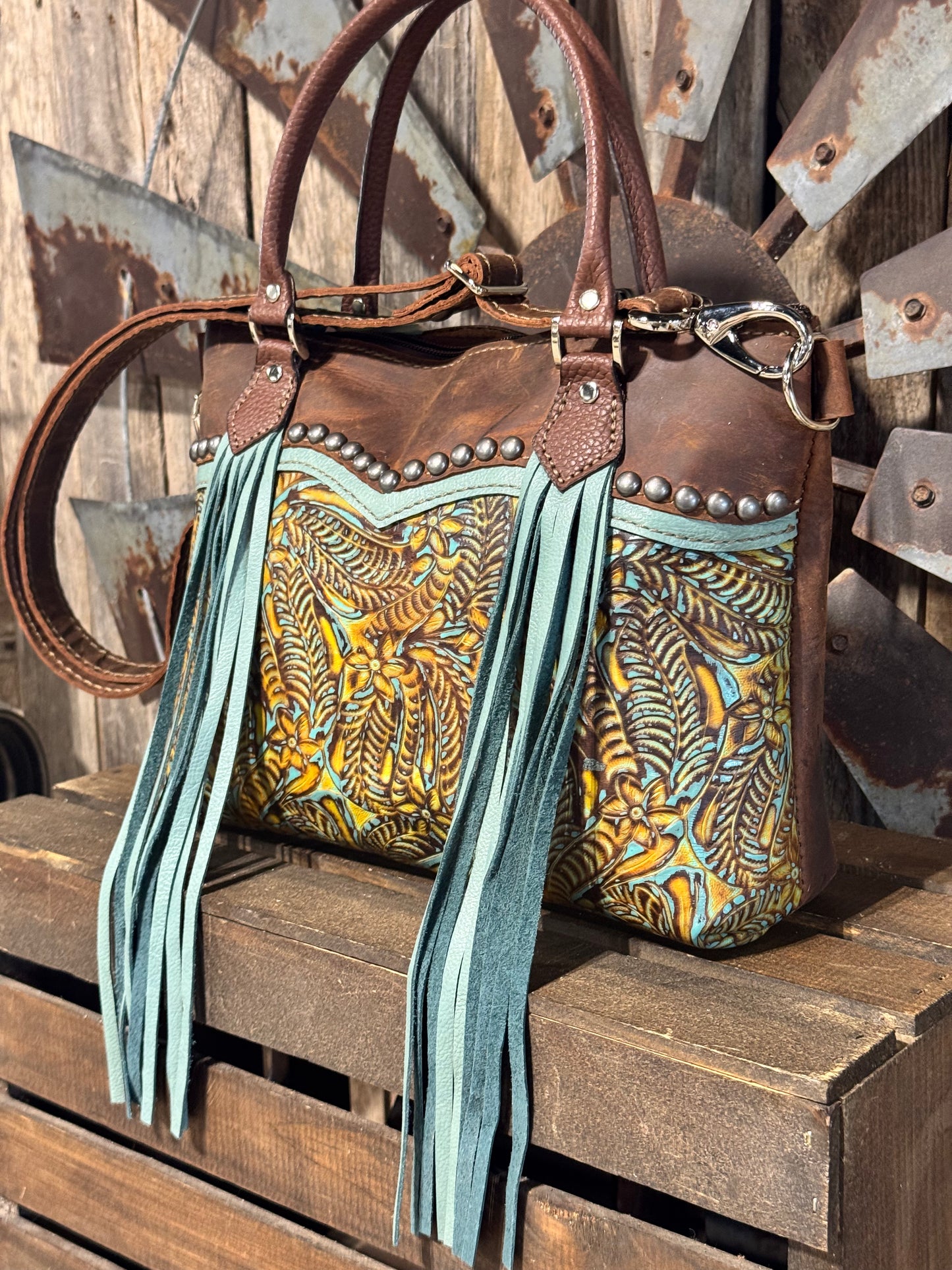 Medium Dutton Dally #8758