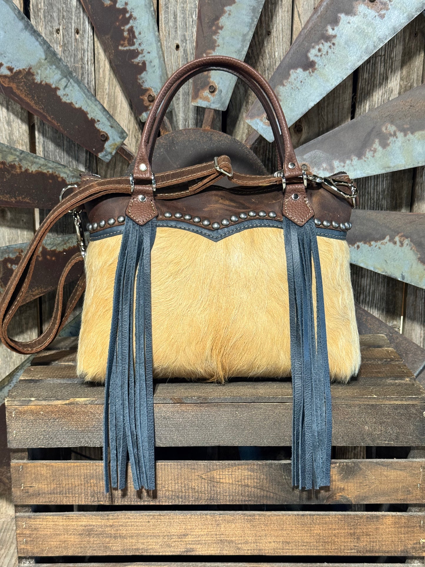 Medium Dutton Dally #8763