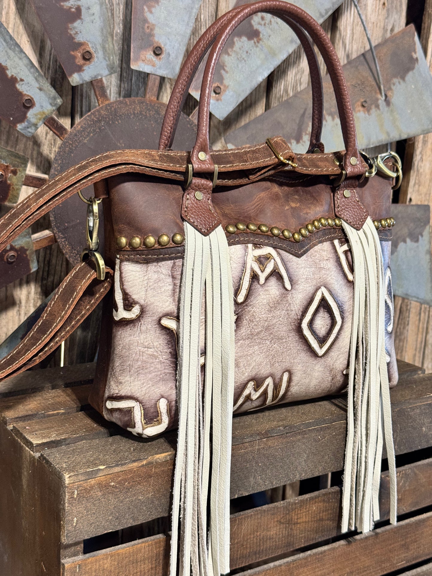 Medium Dutton Dally #8760