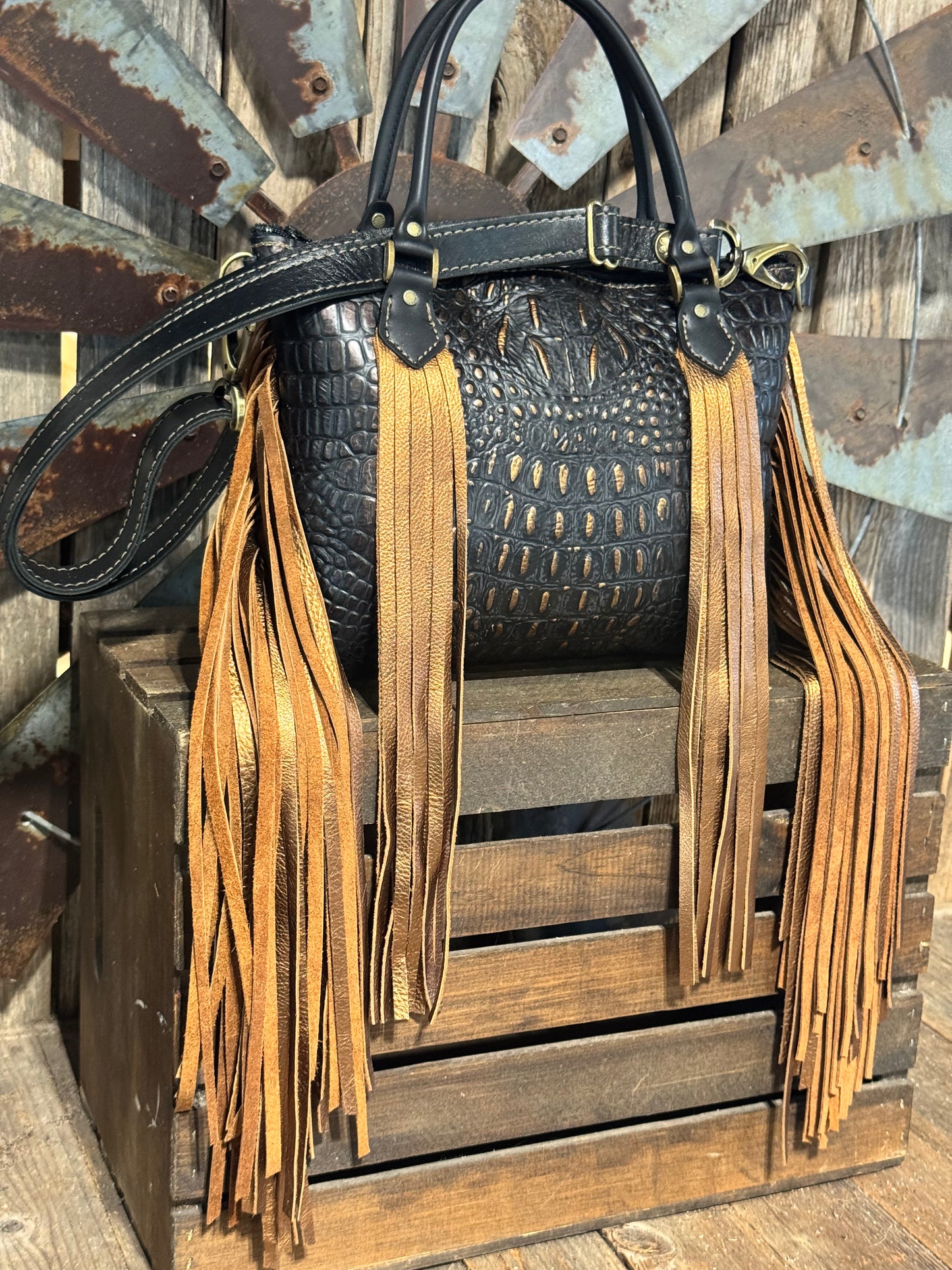 Medium Dutton Dally #8836