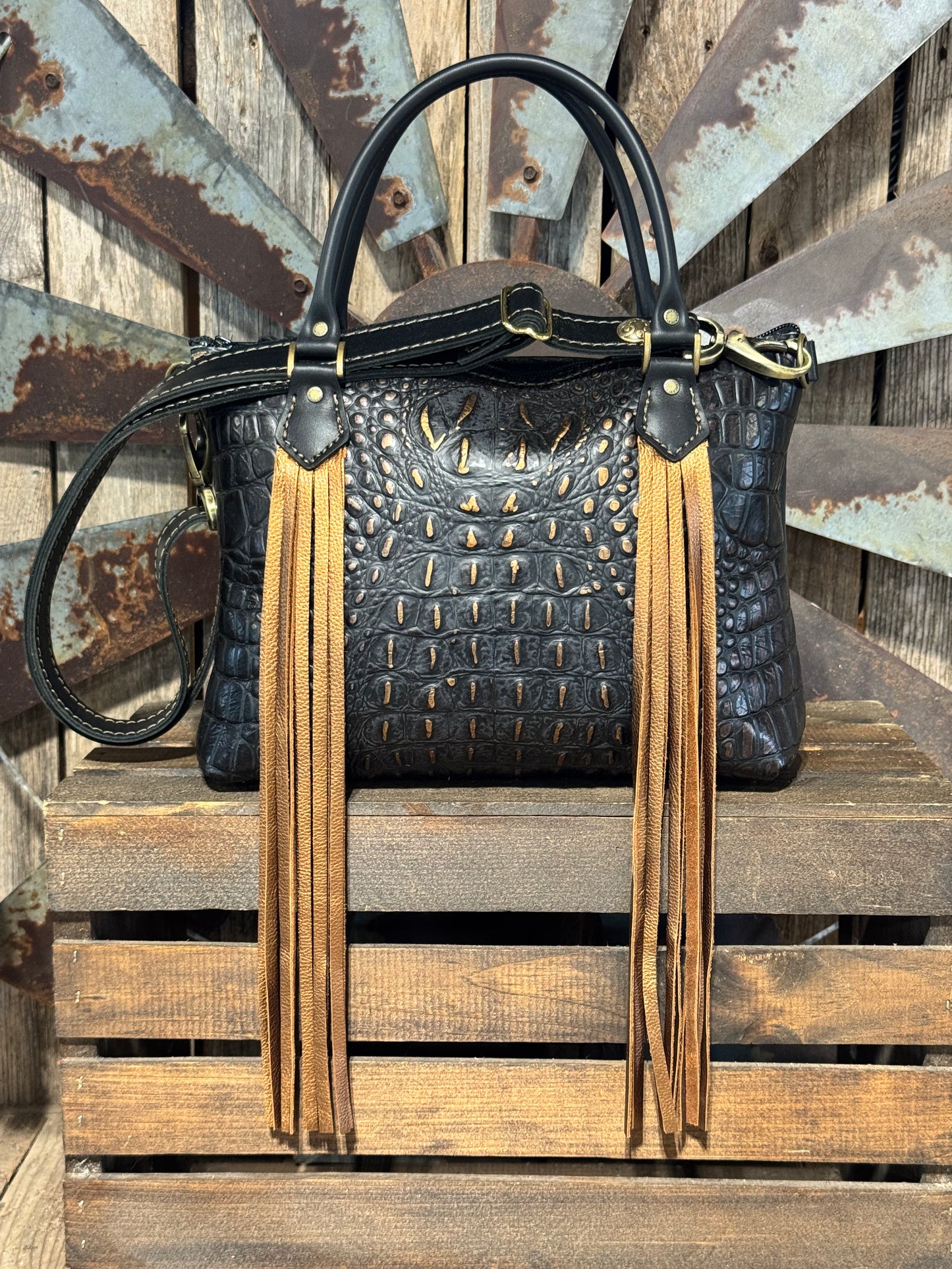 Medium Dutton Dally #8834