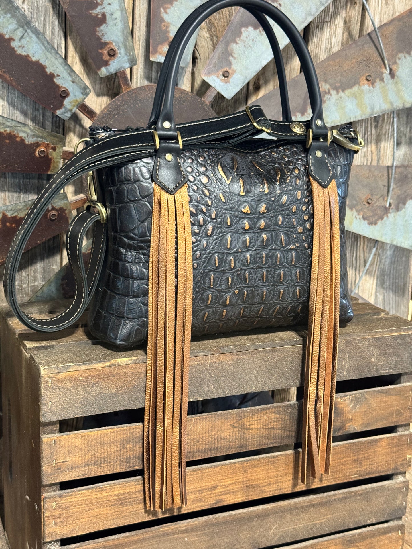 Medium Dutton Dally #8834