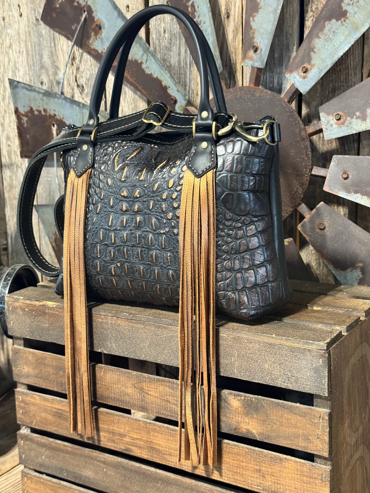 Medium Dutton Dally #8834