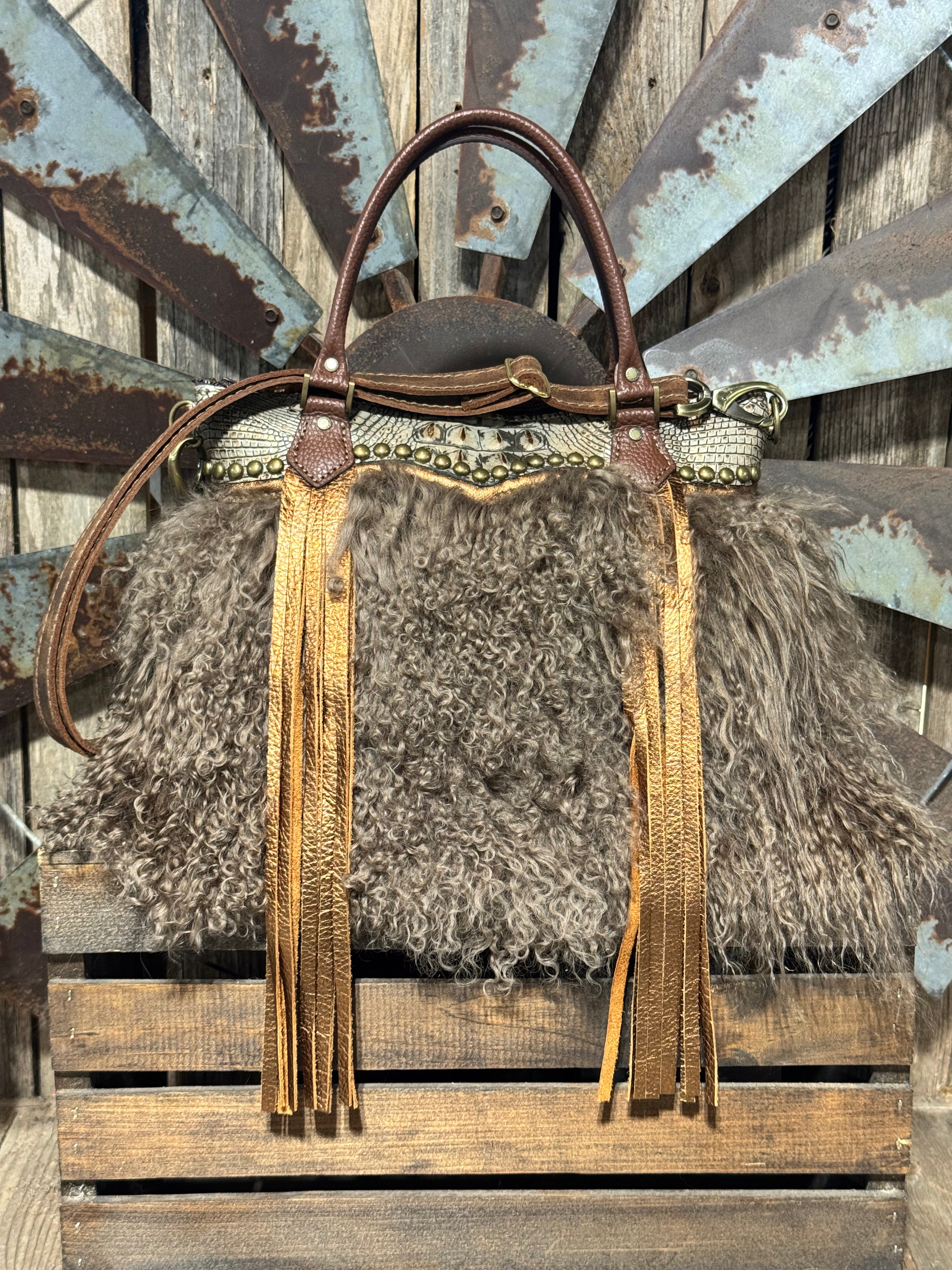 Medium Dutton Dally #8885