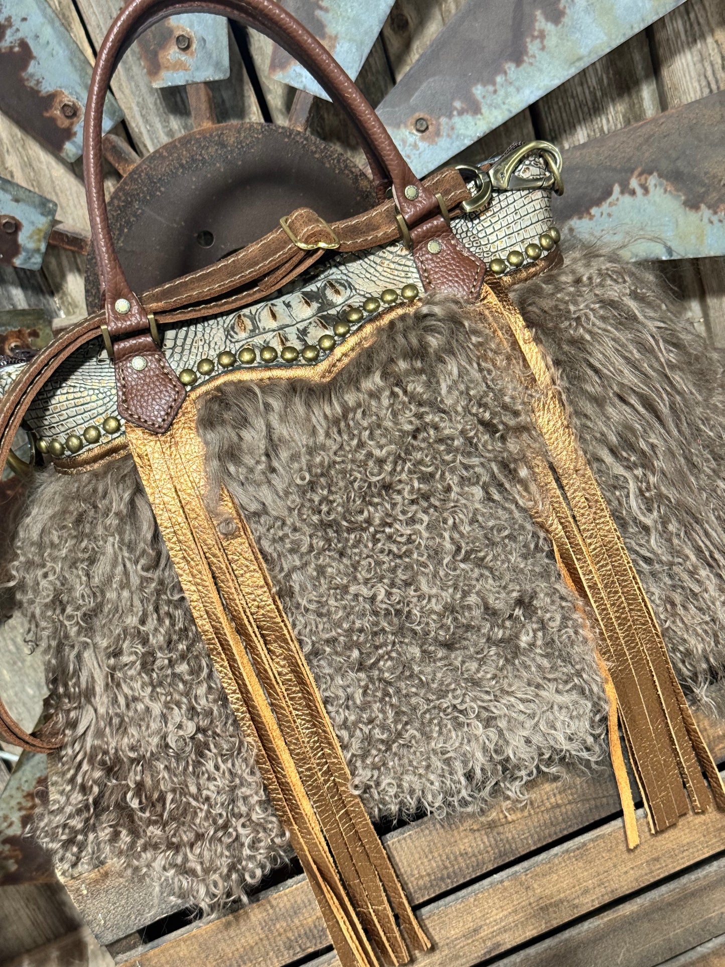 Medium Dutton Dally #8885