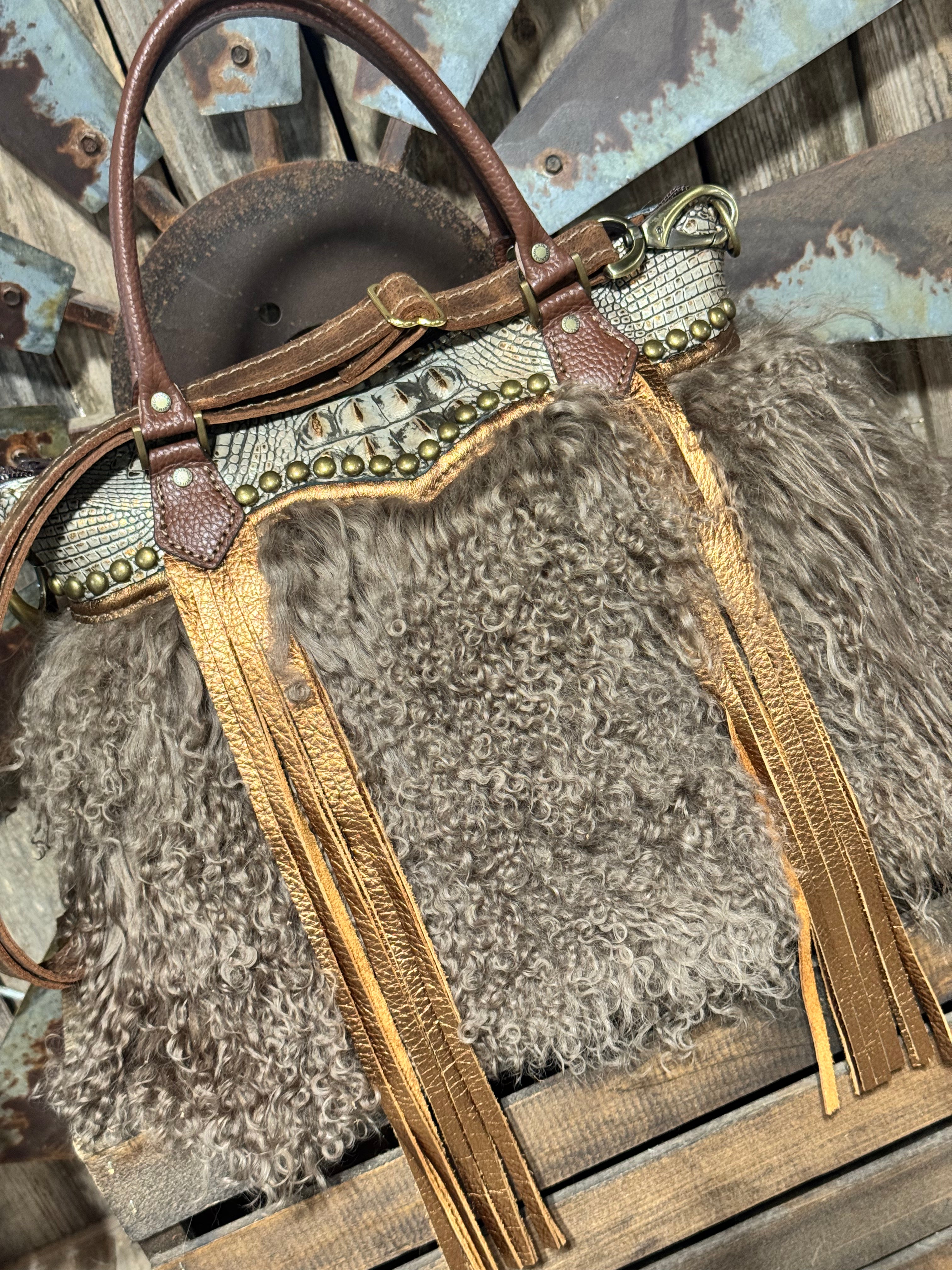 Medium Dutton Dally #8885