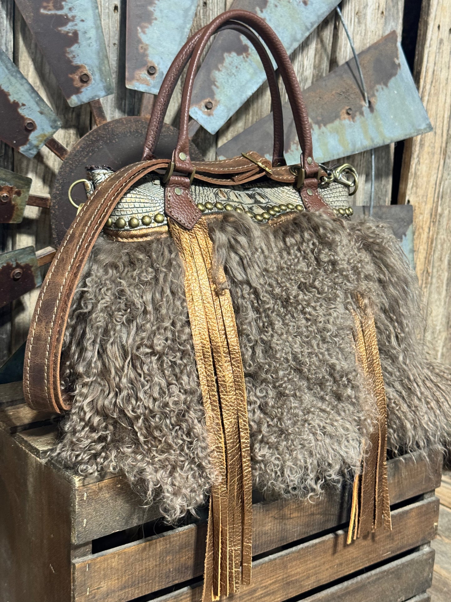 Medium Dutton Dally #8885