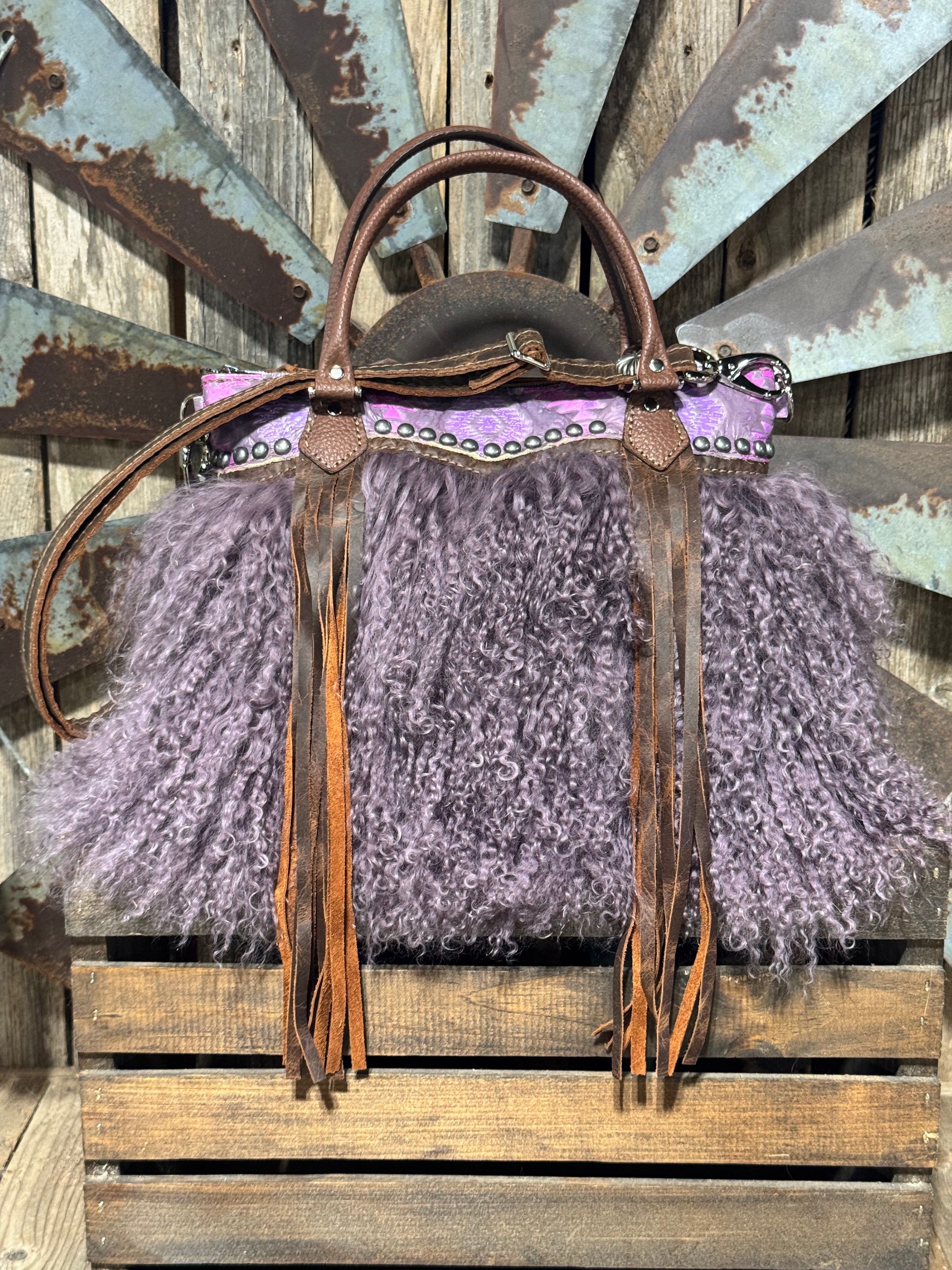 Medium Dutton Dally #8887