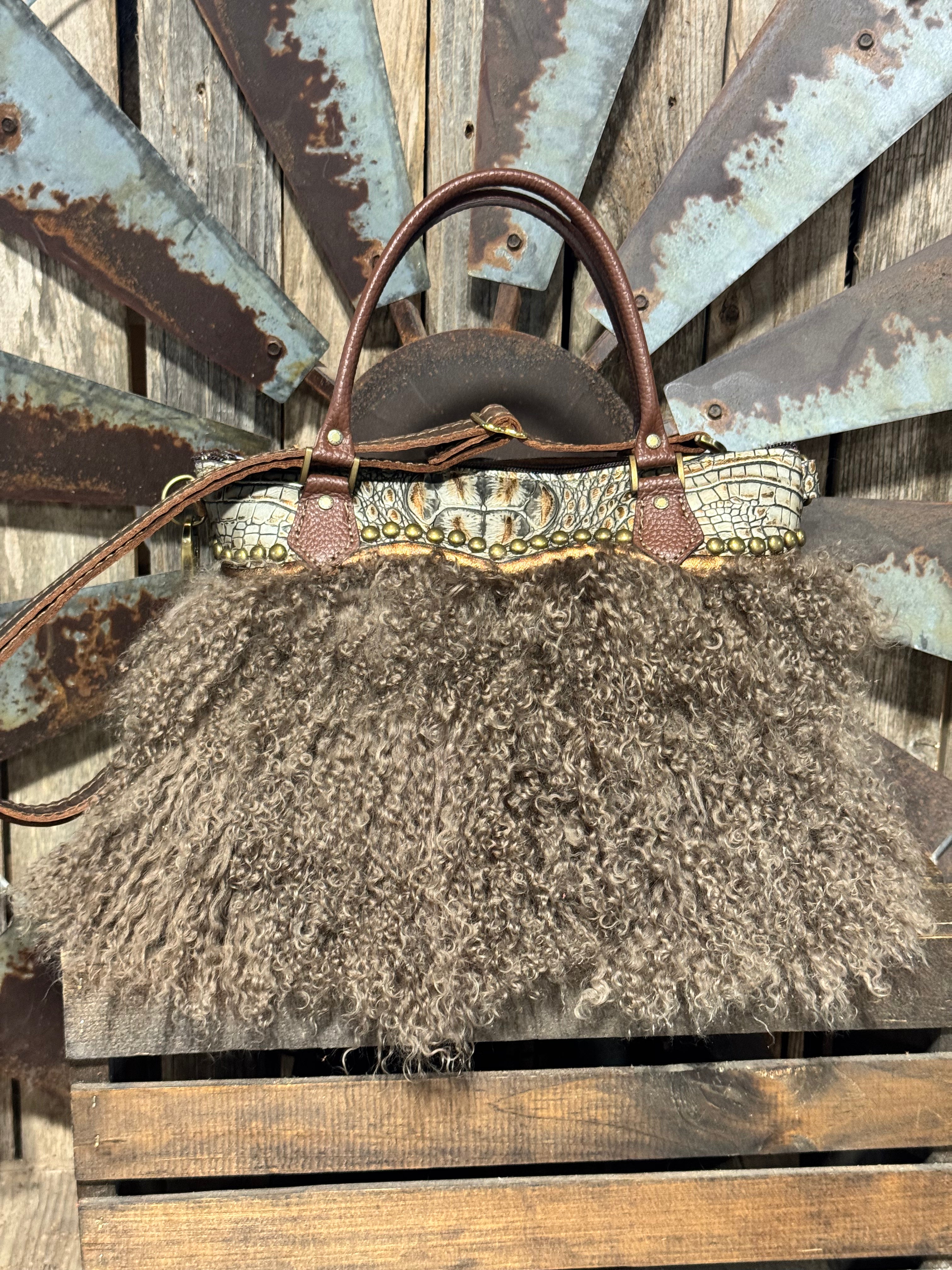 Medium Dutton Dally #8884