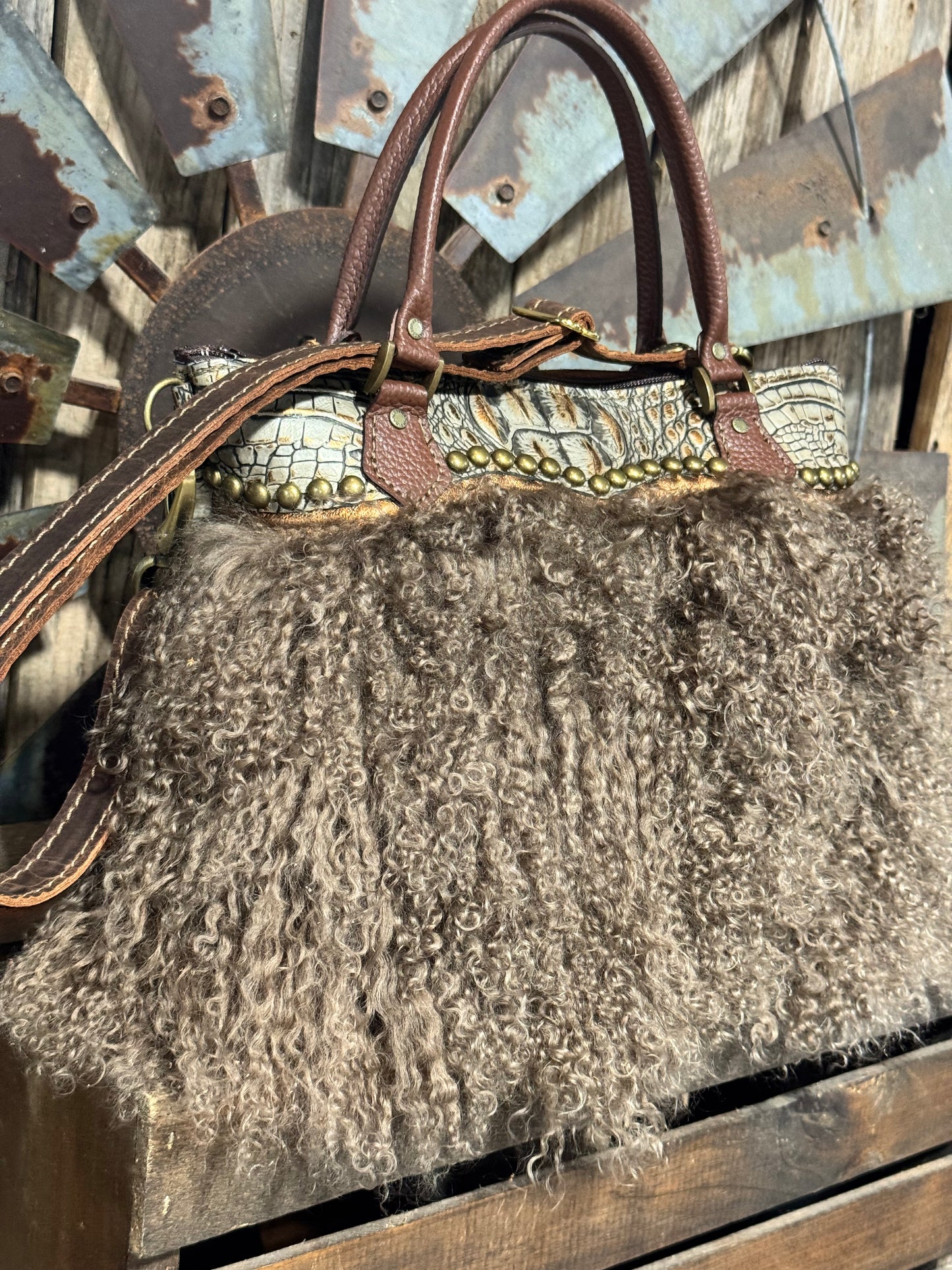 Medium Dutton Dally #8884