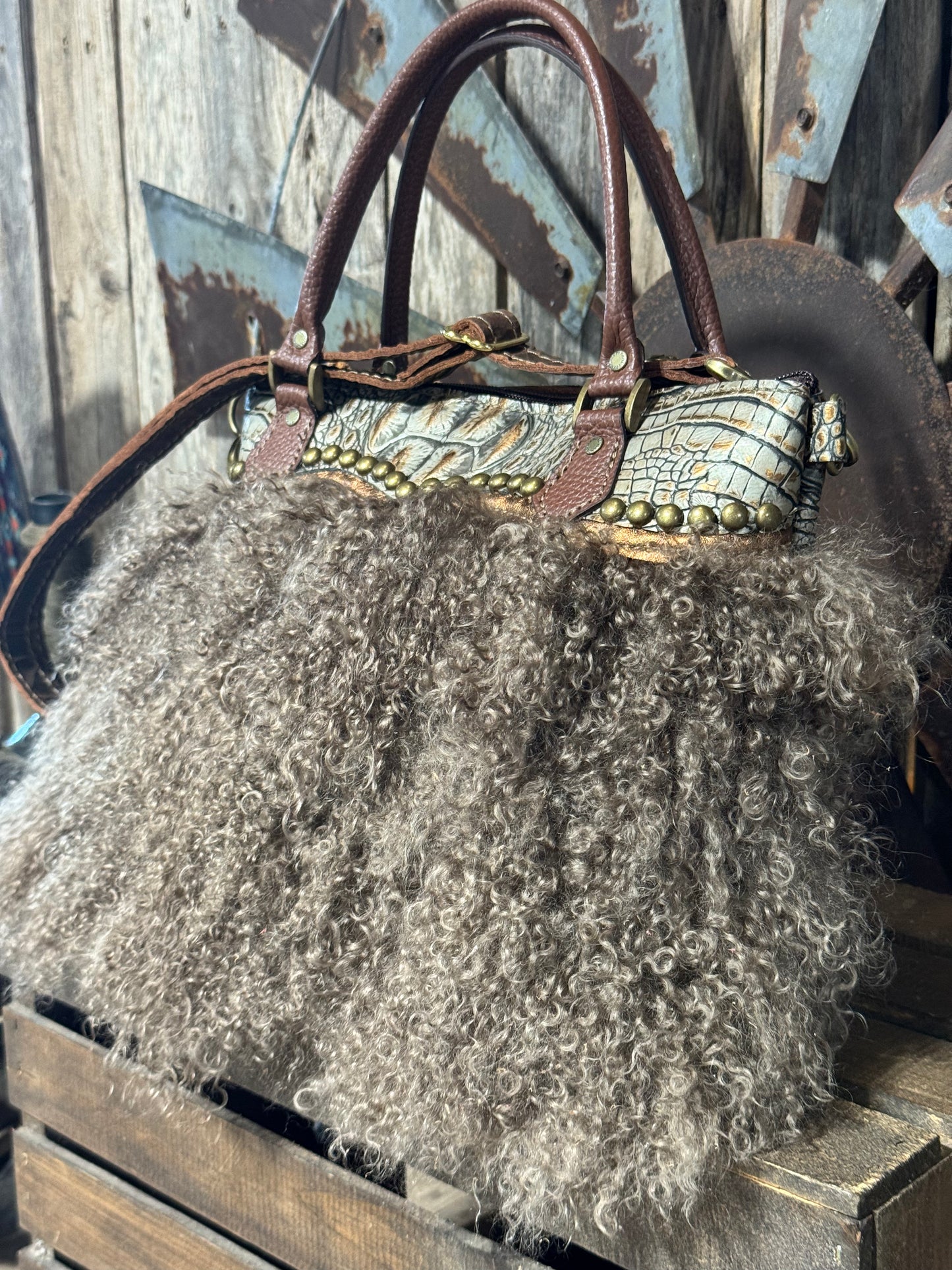 Medium Dutton Dally #8884