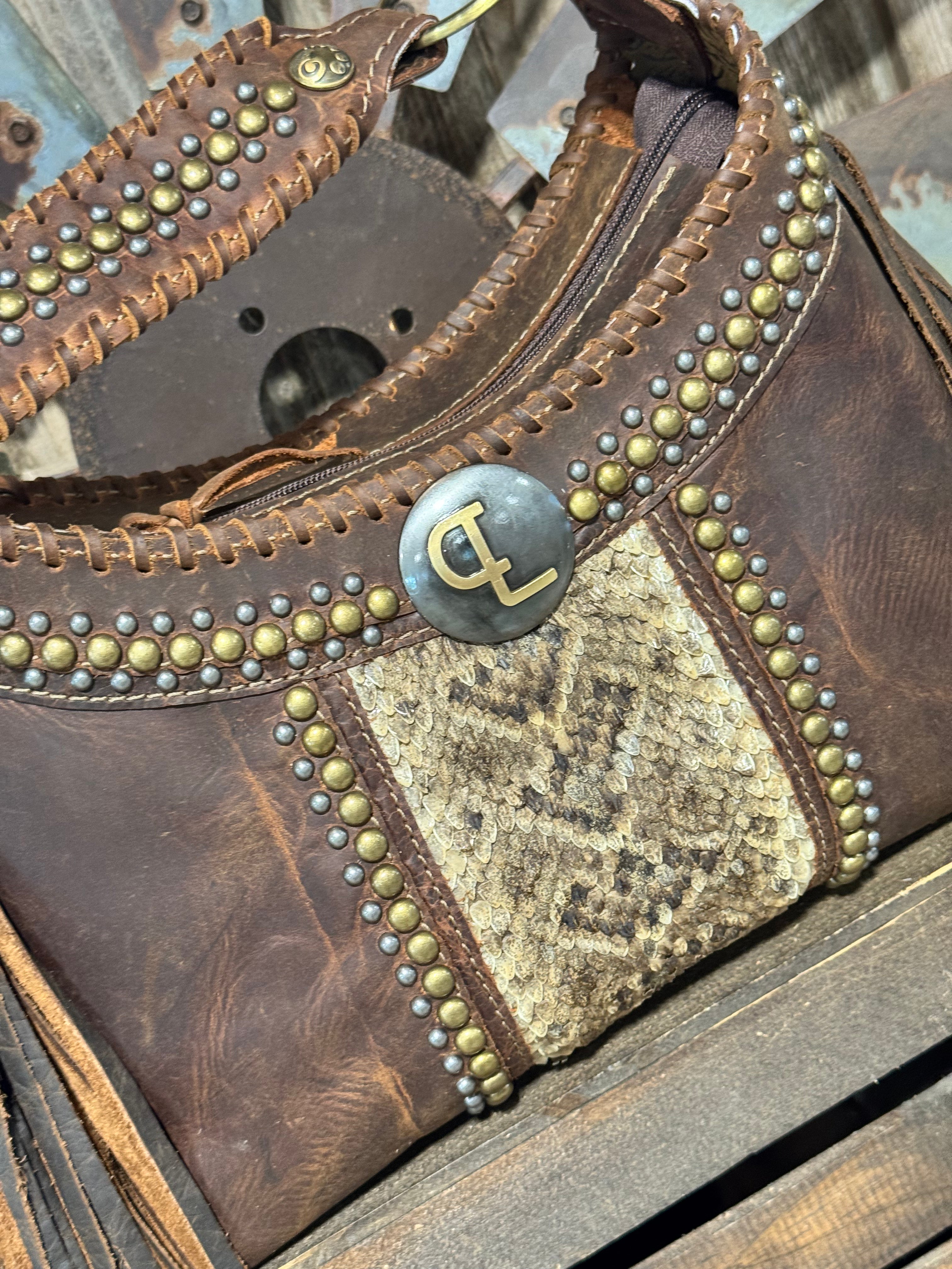 Medium Rebel #8942