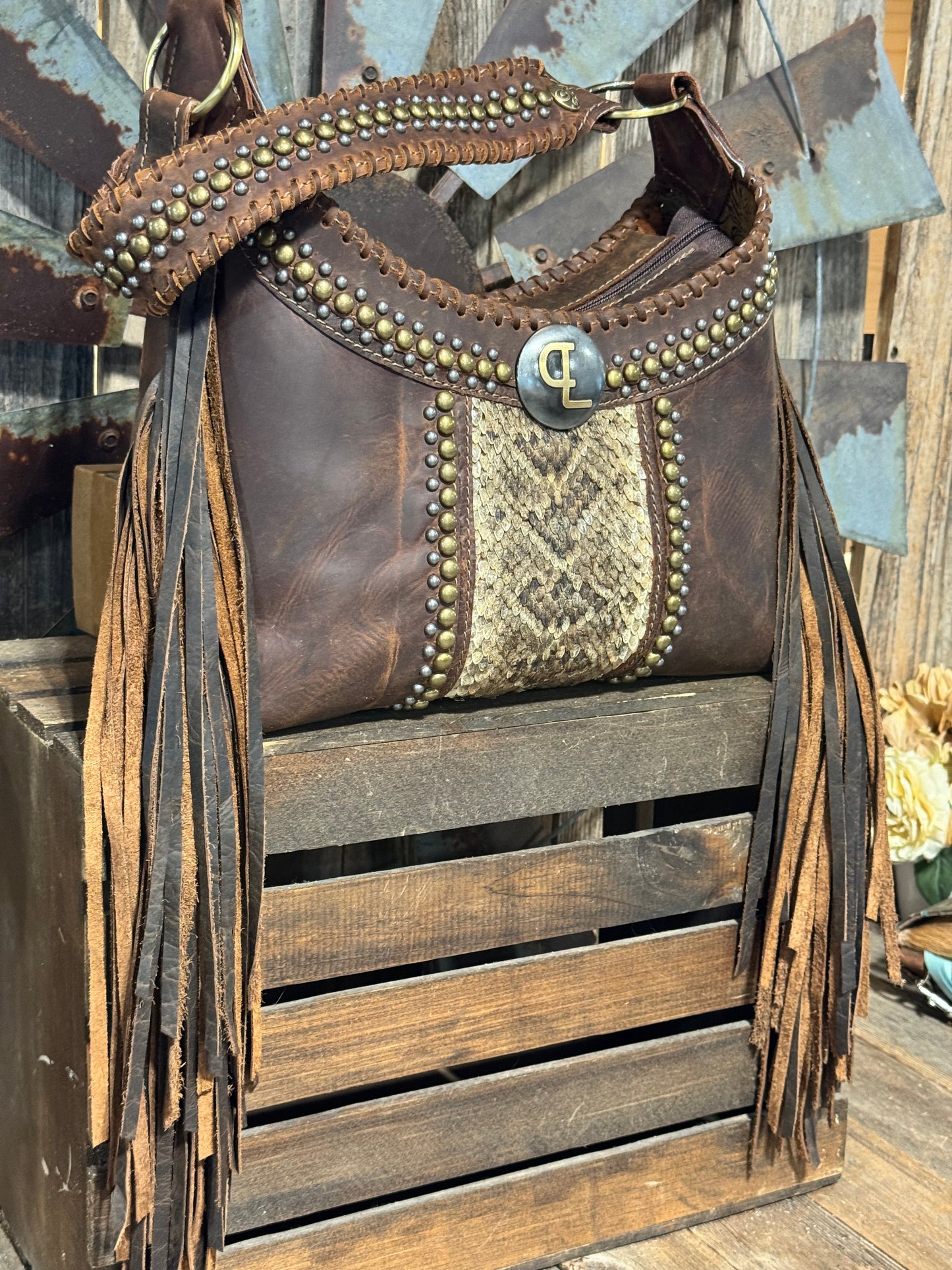 Medium Rebel #8942
