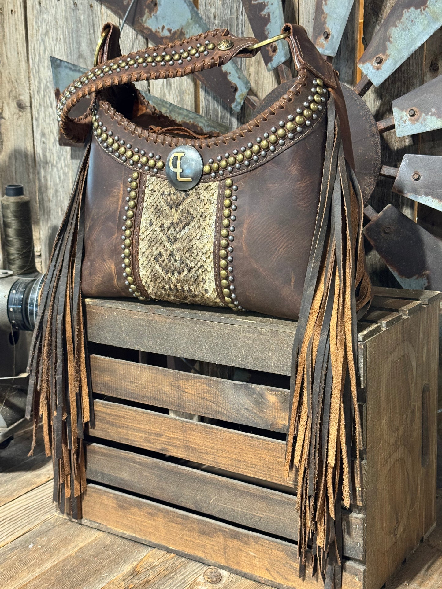 Medium Rebel #8942