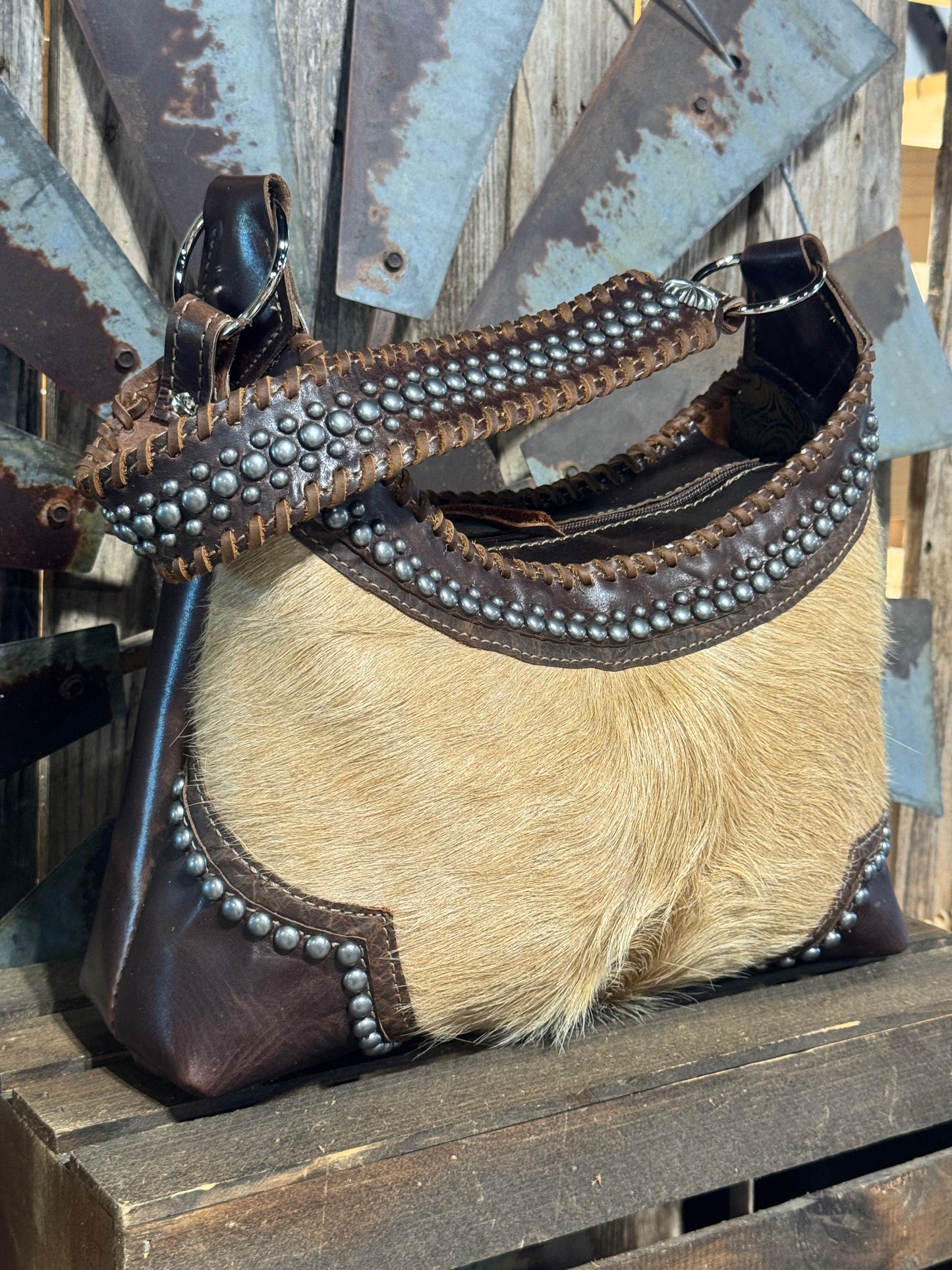 Medium Rebel #9005