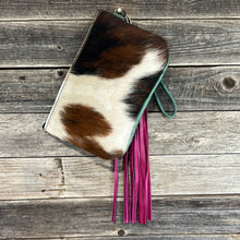 Load image into Gallery viewer, DCL Makeup Bag 0706
